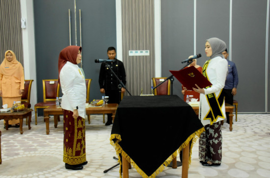 T. Nurheryani Ahmad Yuzar Dikukuhkan Sebagai Bunda PAUD Dan Bunda Literasi Kabupaten Kampar