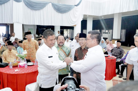 Dihadiri Sekda Provinsi Riau Bupati Kampar dan Wakil Bupati Kampar Apresiasi Silaturahmi dan Bakti Sosial Forum Purnabakti ASN Pemkab Kampar