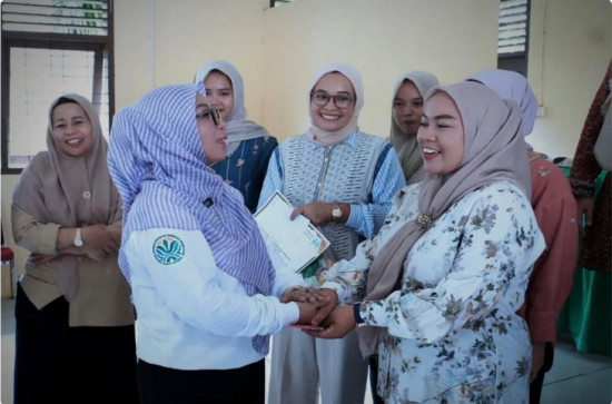 Wabup Kampar Dr. Misharti Resmi Tutup Pelatihan Membuat Kue di Kecamatan Tapung