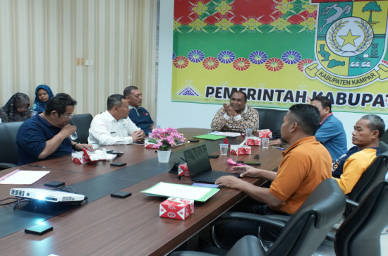 Asisten II Setda Kampar Ikuti Rakor Pengendalian Inflasi Secara Virtual Bersama Kemendagri. 