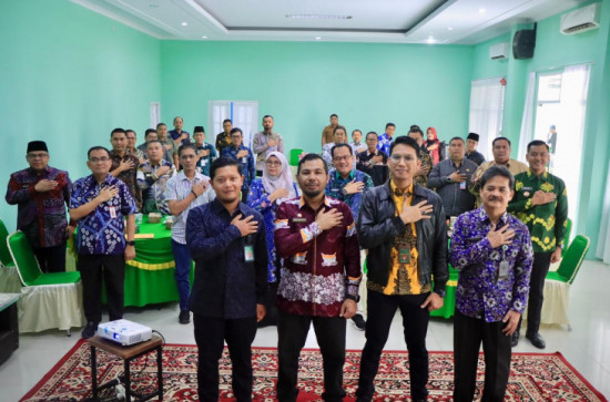 Wakili Bupati Kampar, Asisten I Tengku Said Hidayat Buka Rapat Koordinasi Camat se-Kabupaten Kampar Tahun 2025.
