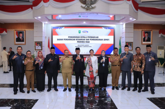 Bupati Kampar Ahmad Yuzar Ucapkan Selamat Kepada Bapak Evenri Sihombing Atas Dikukuhkan sebagai Kepala Perwakilan BPKP Provinsi Riau