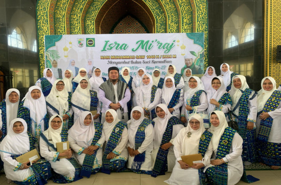 Hadiri Milad PW BKMT Prov. Riau Ke- 27 Dan Milad PD BKMT Kab. Pelalawan Ke-22, BKMT Kampar Konsisten Bersinergi Bersama Kembangkan Ilmu Keislaman 