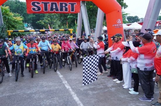 Diikuti Lebih 3.000 Peserta Meriahkan Gowes Fun And Adventure Kampar 2025, Jajal Jalur “Papa” Sepanjang 25 KM