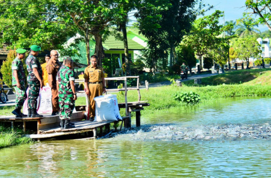 Perkuat Perekonomian dan Ketahanan Pangan di Bidang Perikanan, Bupati Kampar H. Ahmad Yuzar Lakukan Silaturahmi di Markas Batalyon 132 Bima Sakti.