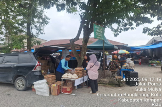Gelar Pangan Murah di Pasar SP II Bangkinang, Beberapa Komoditi Terjual habis. 
