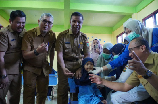 Tinjau dan Sukseskan Pelaksanaan BIAS, Ahmad Yuzar: Pemkab Kampar Komit dengan Kesehatan Anak