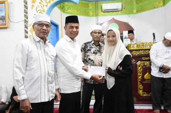 Malam ke-13 Ramadhan, Bupati Kampar Melakukan Safari Ramadhan di Masjid Al-Falah Desa Muara Jalai