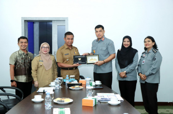 Terima Kunjungan Kemenkumham Riau, Bupati Kampar Dukung Penuh Pembentukan Pos Bantuan Hukum di Tingkat Kabupaten