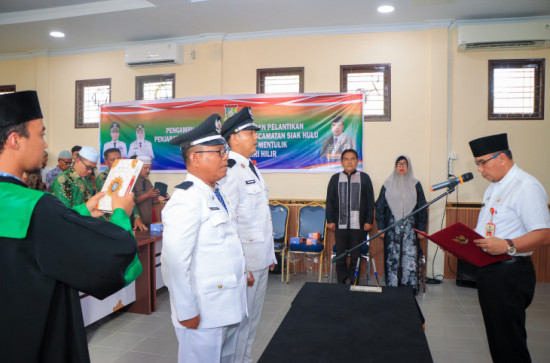 Shendy dan Zakir Resmi dilantik Sebagai Penjabat Kepala Desa. 