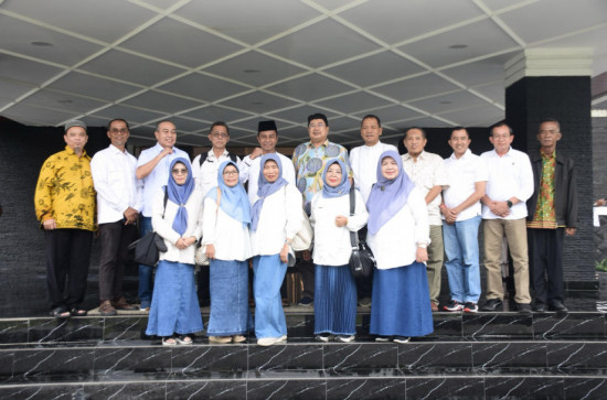 Silaturrahmi dengan APDN Pekanbaru Angkatan XV, Bupati Kampar Ahmad Yuzar ; Terus Perkuat Sinergitas dan Jalinan Silahturahmi. 