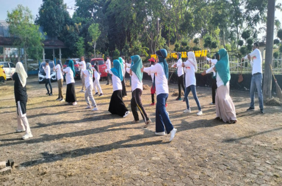 Laksanakan Senam Sehat Dan Gotong Royong Bersama, TP. PKK Kab. Kampar Pererat Semangat Kebersamaan