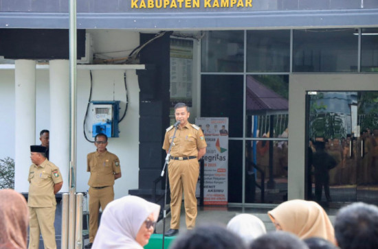 Pimpin Apel di Disdikpora, Bupati Kampar Tekankan Disiplin dan Peningkatan Kualitas Pelayanan