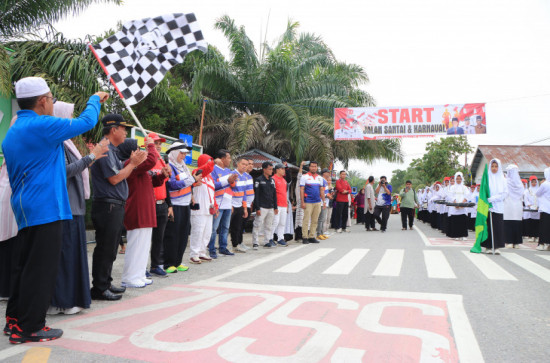 Dilepas Wakil Bupati Kampar, Sebanyak 3.000 lebih Peserta Ramaikan Jalan sehat dan Karnaval HUT RI di Kampar Utara 