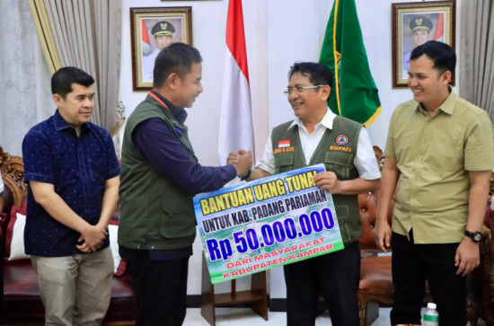 Solidaritas Antar Daerah, Bupati Kampar Salurkan Bantuan dan Dana Rp50 Juta ke Padang Pariaman