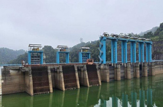 Tingginya intensitas hujan PLTA Koto Panjang Buka Tiga Pintu Air, Plt. Kadis Kominfo Kampar menghimbau Seluruh Masyarakat Kampar Agar Waspada.