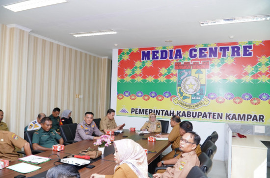 Melalui Zoomeeting, Wakil Bupati Kampar Pimpin Rakor Inflasi dan Program 3 Juta Rumah Bersama Kemendagri 