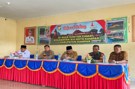 Sesuai Arahan Bupati Kampar, Plt.Kadiskominfo Kampar Himbau Seluruh Desa Dapat Semarakkan dan Menyukseskan HUT Riau ke 68 Dan HUT RI ke 80 Tahun 2025. . 