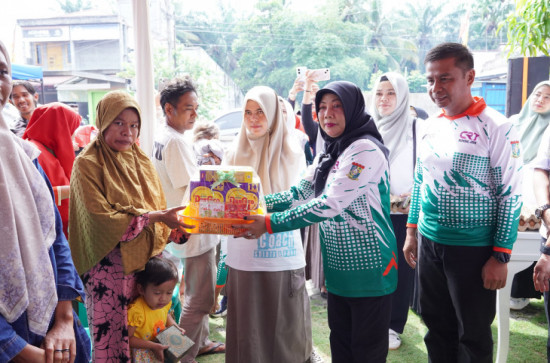 Ketua TP PKK Kabupaten Kampar Dukung Penuh Pemberian Paket PKMK Stunting di Kabupaten Kampar 