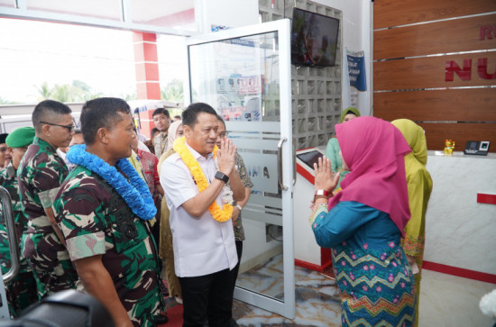 Pj. Kampar Dampingi Danrem 031/WB Pencanangan Makan Siang Bergizi di Kabupaten Kampar. 