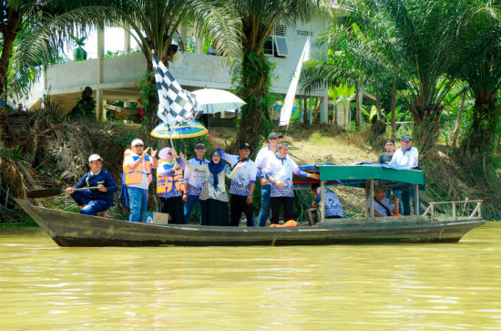 Wakil Bupati Kampar Buka Turnamen Pacu Sampan Sempena HUT Desa Tanjung Balam, Kecamatan Siak Hulu