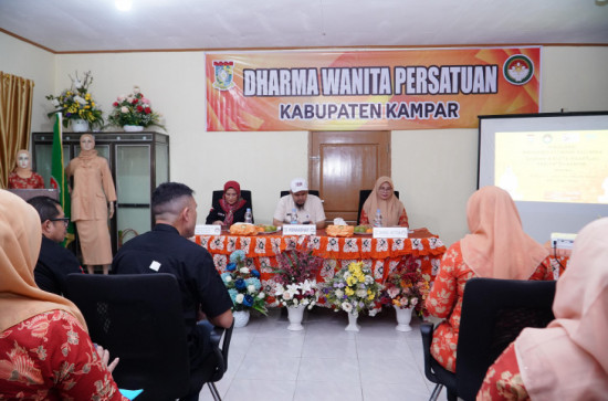 Dharma Wanita Persatuan Kabupaten Kampar Sosialisasi Manajemen Keuangan Keluarga. 