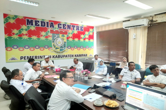 Pemkab Kampar Ikuti Monitoring Evaluasi DAK tahun 2025 Melalui Zoom. 