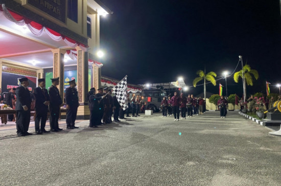 Wabup Misharti Lepas Pawai Obor Malam Taptu di Mapolres Kampar