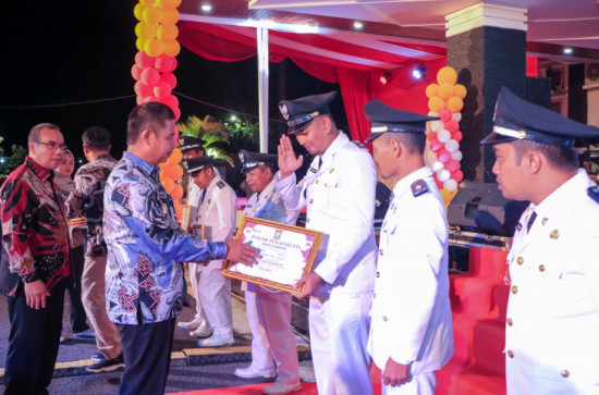 Kades Pulau Terap Raih Penghargaan Terbaik 1 Paralegal Justice Award Tingkat Kabupaten Kampar dan Wakili Riau ke Tingkat Nasional