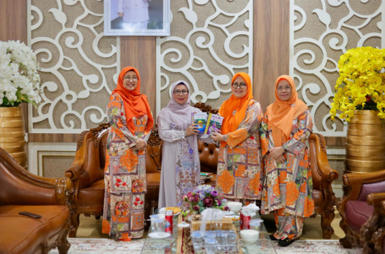 Wakil Bupati Kampar Dr Misharti Terima Silaturrahmi Pusdatin Puanri Riau. 