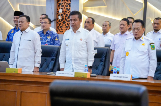 Bupati Kampar Hadiri Rapat Monitoring dan Evaluasi PI 10% Bersama KPK. 