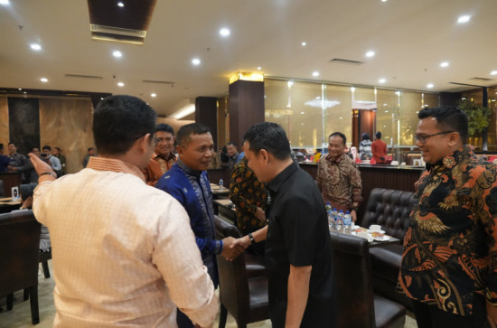 Sekda Kampar Hambali Wakili Bupati Kampar pada Acara Pisah Sambut Danrem 031/WB