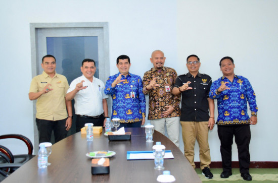 Wujudkan Pelayanan Informasi Publik Yang Transparan dan Adaptif, Pemerintah Kabupaten Kampar Sambut Tim Visitasi KIP Riau.