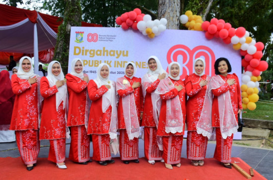 Ketua TP PKK Kampar Tengku Nurheryani Ahmad Yuzar Ikuti Seluruh Rangkaian HUT RI KE-80 Kemerdekaan RI. 