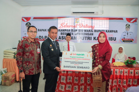 Bupati Kampar Ahmad Yuzar Anjangsana ke Panti Asuhan Putri Kasih Ibu Sempena HUT RI ke-80