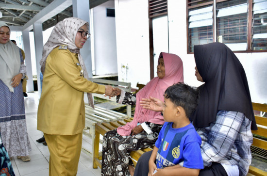Sidak Puskesmas Kuok, Wakil Bupati Kampar Berharap Petugas Medis Untuk Tetap Selalu Melayani Masyarakat Dari Hati.