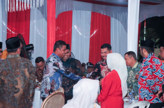 Bupati Kampar Ucapkan Ribuan Terima Kasih kepada Seluruh Elemen yang Sukseskan Peringatan HUT RI ke-80 di Kabupaten Kampar