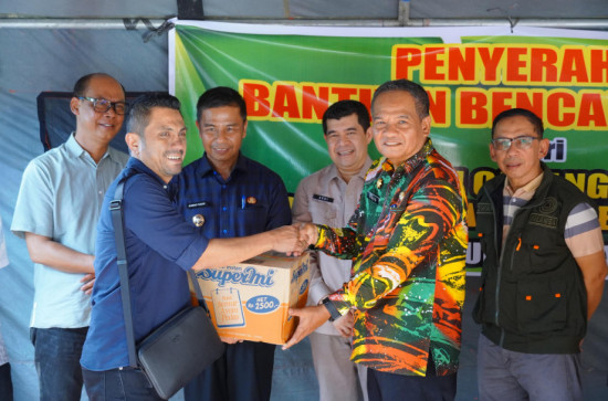 Terima Bantuan Siaga Bencana dari GAPKI Riau, Bupati Kampar Apresiasi Kontribusi dan Kepedulian Perusahaan