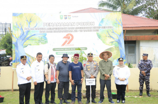 Bakti Religi Peduli Lingkungan diawali dengan Bakti Sosial dan Penanaman Pohon. 