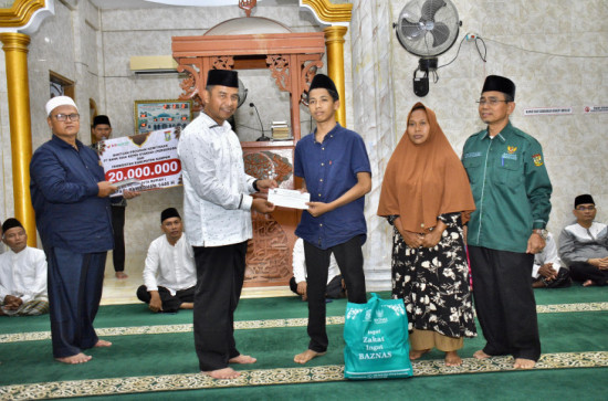 Safari Ramadhan di Desa Tapung Lestari, Bupati Kampar Ahmad Yuzar Ajak Masyarakat Untuk Selalu Meningkatkan Silaturahmi.