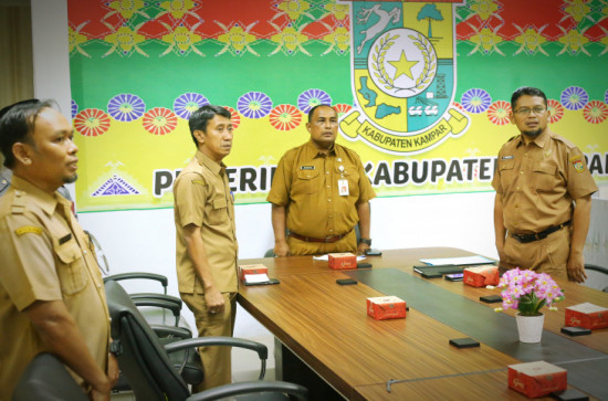 Dipimpin Langsung Mendagri Tito Karnavian, Asisten II Setda Kampar Ikuti Rakor Percepatan Koperasi Merah Putih. 