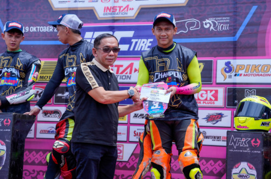 Wakili Bupati Kampar, Asisten III Ir. Azwan Hadiri Opening Ceremony Sumatera Cup Prix 2025 di Sirkuit Sport Center Bangkinang. 