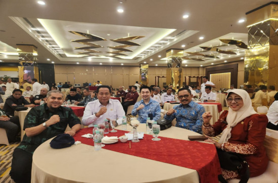 Wakili Bupati Kampar, Staf Ahli Bupati Kampar Readel Fitri Hadir RapimProp Kadin Riau 2025. 