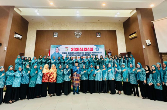 TP PKK Kab. Kampar Gelar Sosialisasi Etika Berbusana Bagi Perempuan Sesuai Norma Dan Budaya Kab. Kampar