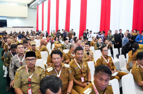 Dibuka Presiden RI Prabowo Subianto,  Bupati Kampar Hadiri Sarasehan kebangsaan Perubahan Geopolitik Dunia. 