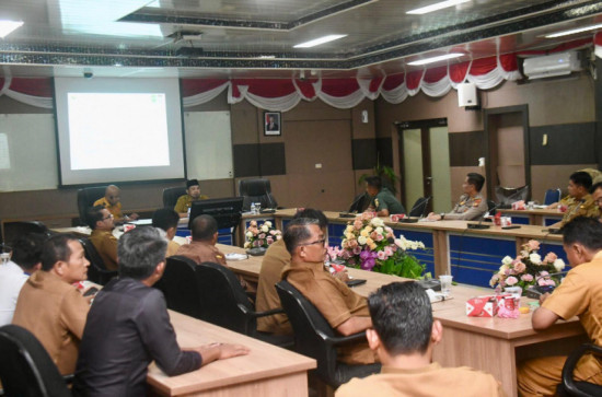 Dalam Rangka Menyambut HUT RI Ke-80 serta HUT Provinsi Riau Ke 68, Pemerintah Kabupaten Gelar Rapat Teknis. 