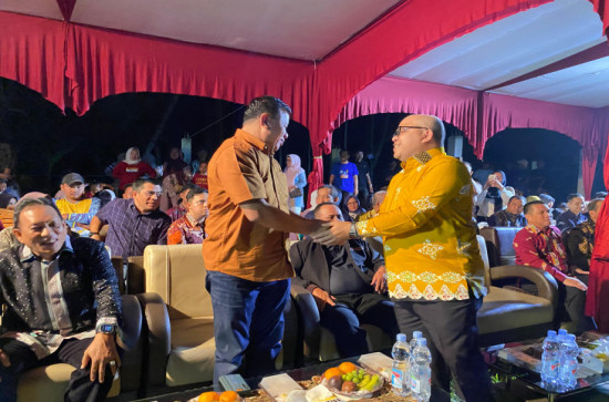 Wakili Bupati Kampar, Plt Kadis Kominfo Hadiri Malam Puncak  HUT JMSI ke V Tingkat Provinsi Riau Tahun 2025 di Kuansing 