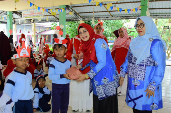 Memeriahkan HUT RI Ke 80, Paud Kabupaten Kampar Menggelar Perlombaan Anak Ceria di Paud Terpadu TK Pertiwi Bangkinang.