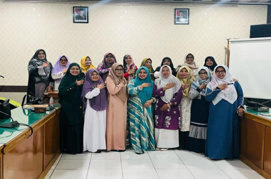 Giat Bulanan BKMT Kab. Kampar, Sosialisasikan Ramah Bermedsos Kepada Para Pengurus.