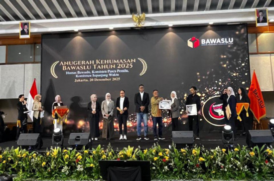Bawaslu Kampar Sabet Penghargaan Terbaik II Kategori Foto Humanis di Anugerah Kehumasan Bawaslu RI Tahun 2025